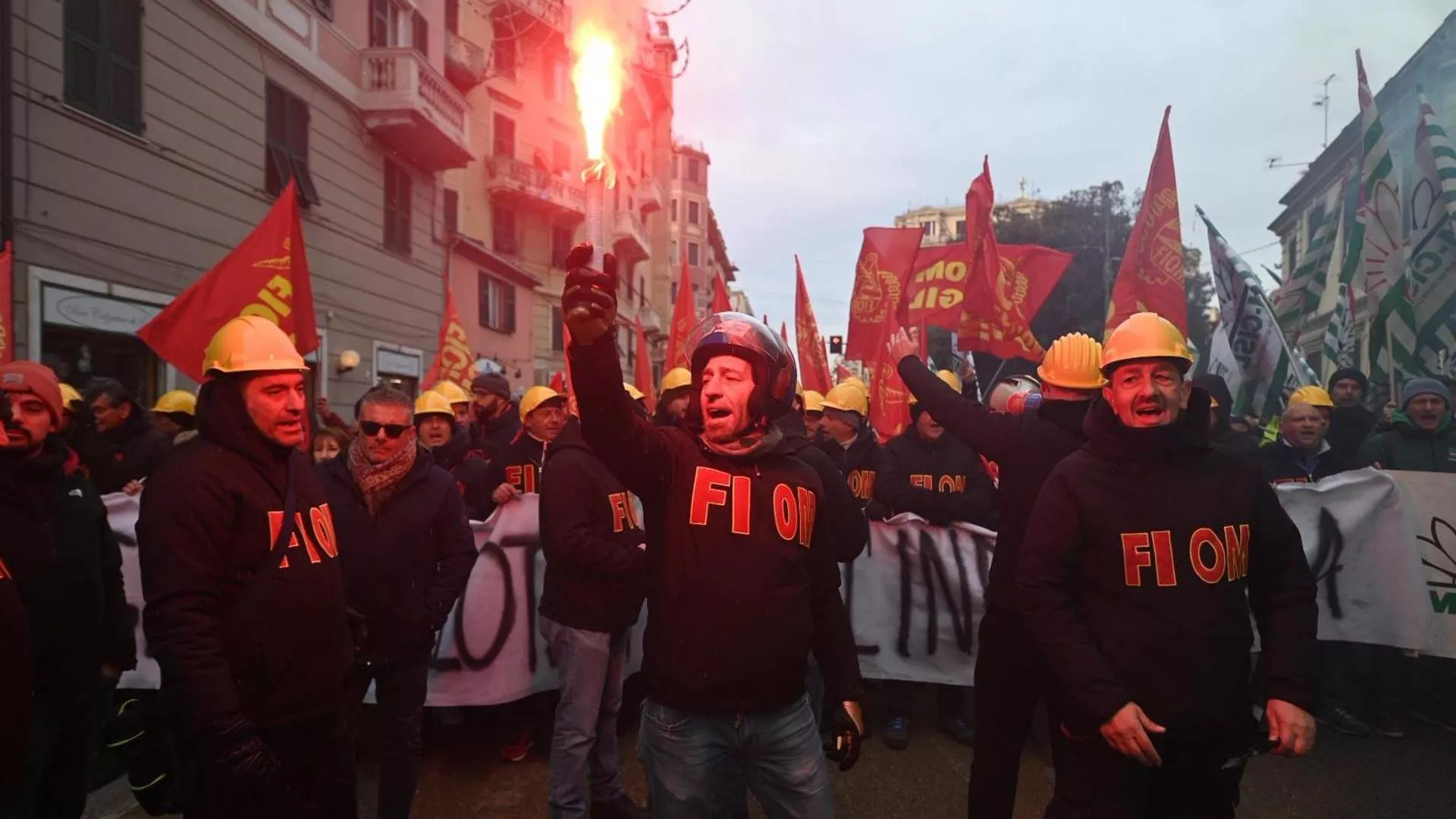 Gli operai sono l’unica forza alternativa al governo, ancora. 